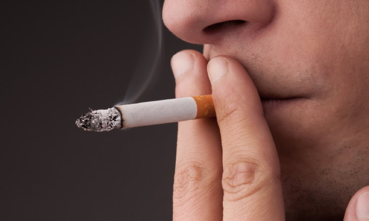 Efek rokok pada gigi, Sumber: spantinirmala.com