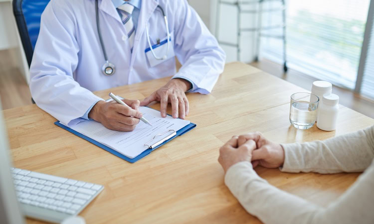 Konsultasi dengan dokter, Sumber: linksehat.com
