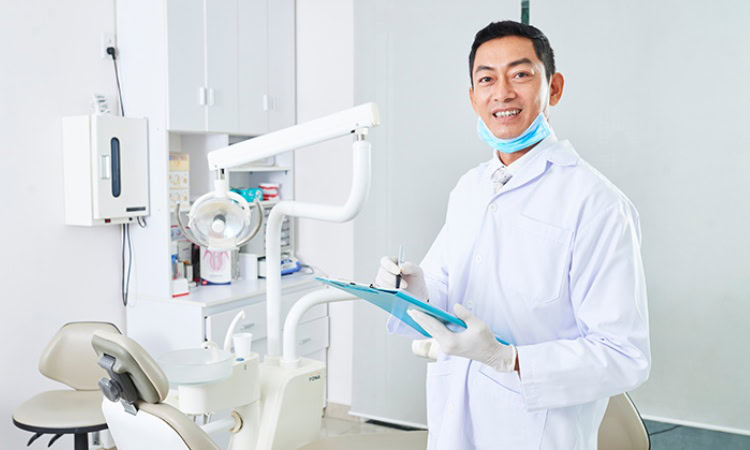 Rekomendasi dokter gigi terpercaya, Sumber: halodoc.com