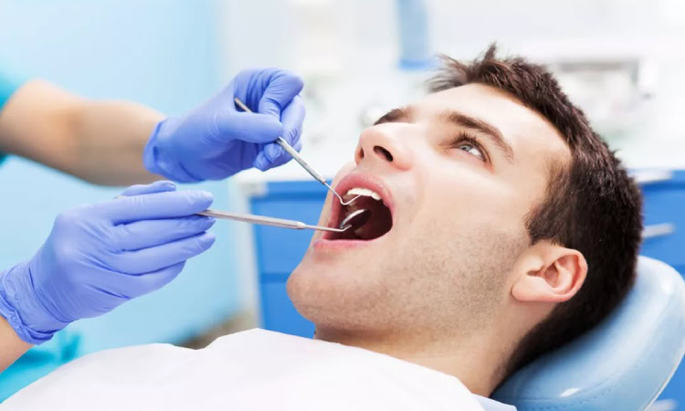 Pengobatan resesi gusi, Sumber: medkomtek.com