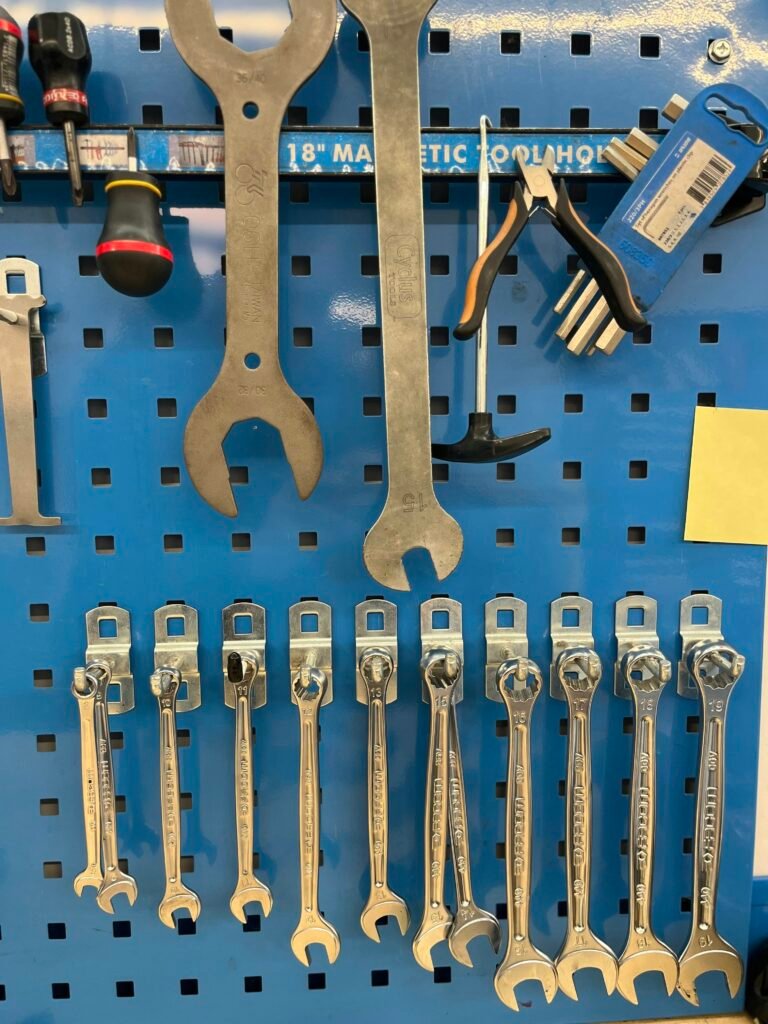 Maximizing Space and Efficiency with Effective Tool Storage Solutions 1 image 3