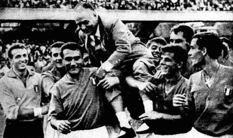 article 26957 football photo