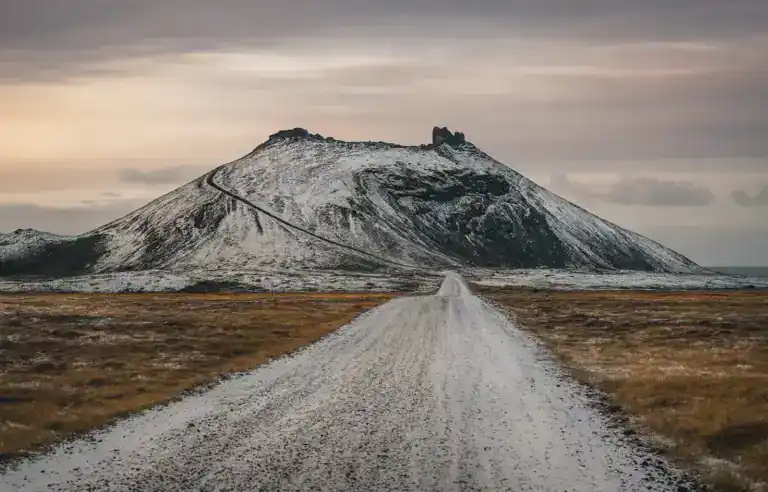 Saxholl Crater - header image (1)