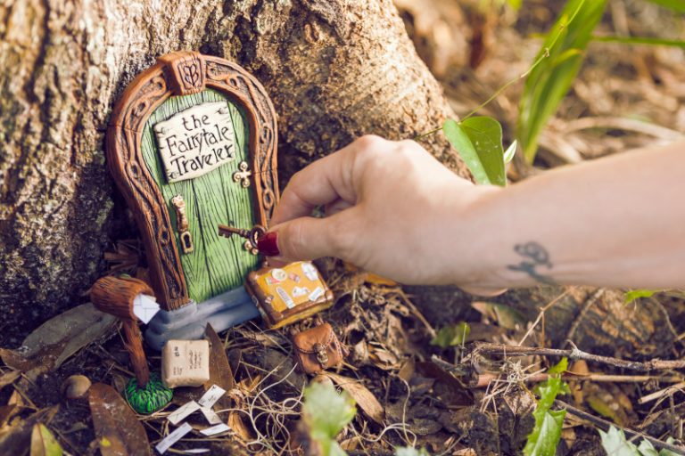 The Fairytale Travler door small