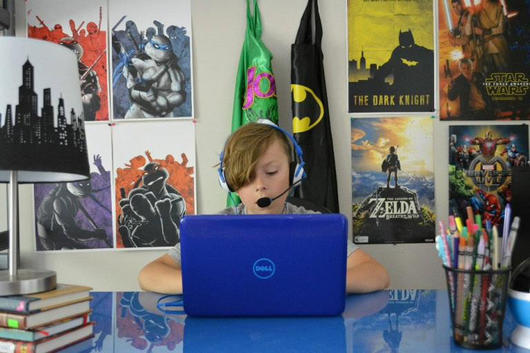 Kidz Gear Wired Headset with Boom Mic, kidfriendlyTV, Gauge Rybak
