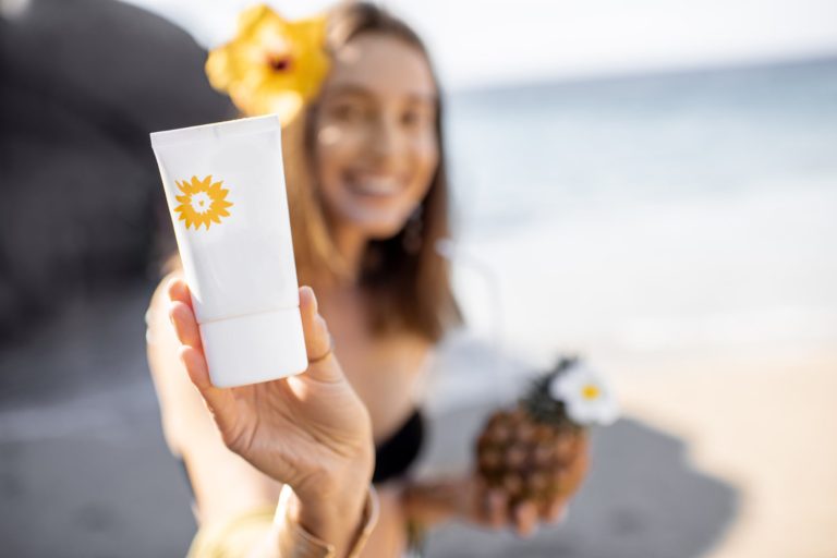 Mineral vs. Chemical Sunscreen Mineral vs. Chemical Sunscreen