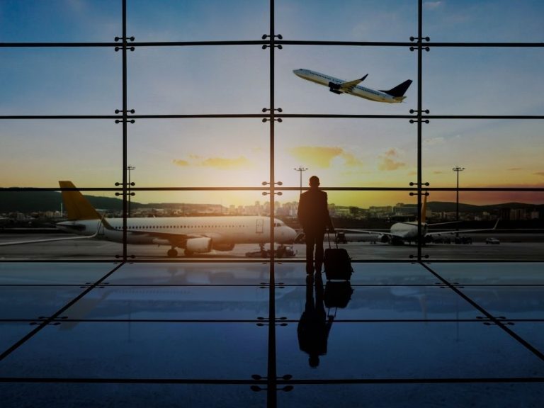 business travel, business meeting, airplane, travel, businesswoman, businessman, city, business travel problems
