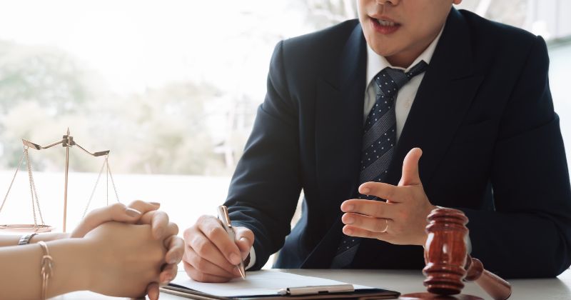 Tại sao nên thuê luật sư giải quyết ly hôn?