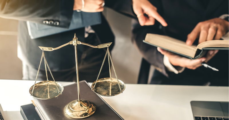 Có nên thuê luật sư ly hôn không?