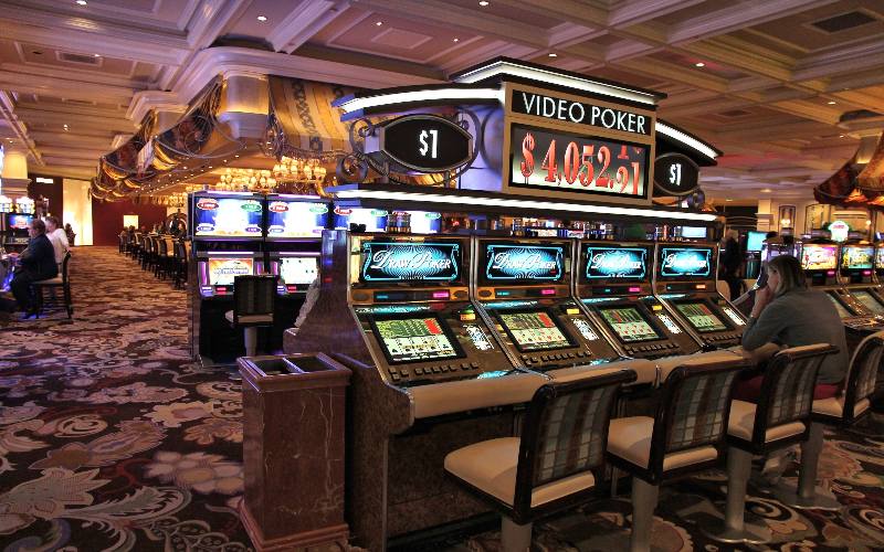 How to Play Video Poker