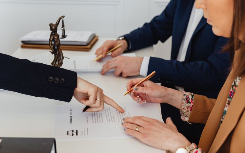 òa án ra quyết định mở phiên họp giải quyết và tổ chức phiên họp trong vòng 15 ngày kể từ ngày quyết định được ban hành.