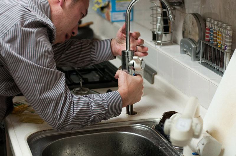 Preventing Clogged Drains by Changing Daily Habits