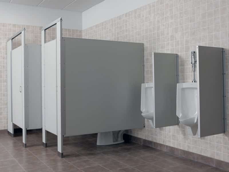 harga cubicle toilet per m2