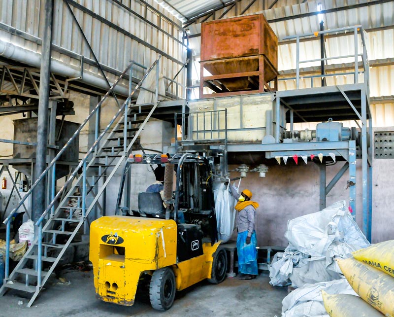 Ideal Drymix factory with automated mixing and bagging operations