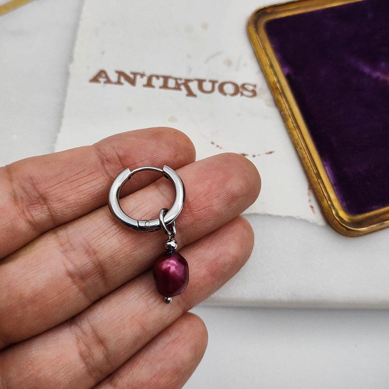 Red pearl earring - Image 3