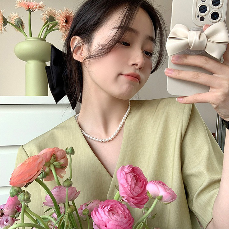 "Romantic Pearl Necklace"