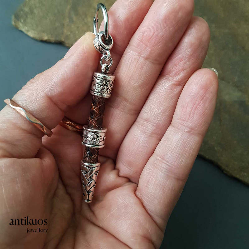 Leather and metal Celtic earring - Image 3