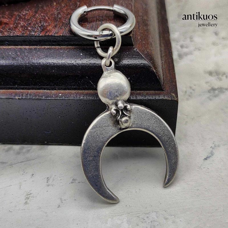 Kayra moon earring