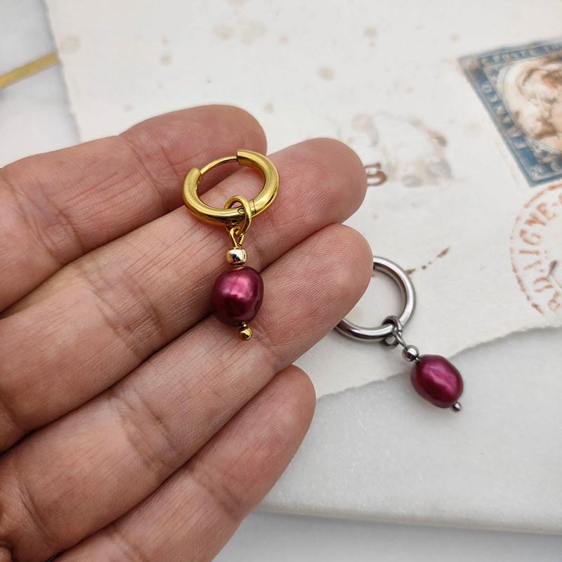 Red pearl earring - Image 2