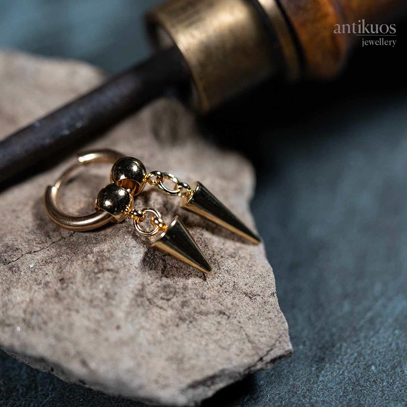 Double spike earring in gold