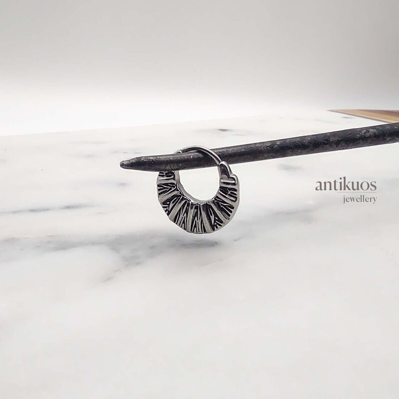 Aldric hoop earring - Image 3