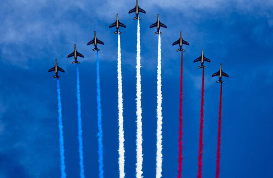 Martedì 6 ottobre 2026, al largo del Finistère, la punta occidentale della Bretagna, la Francia ha lanciato per la prima volta da un sottomarino il suo nuovo missile balistico strategico M51.3, il vettore che porta le testate nucleari della componente oceanica della deterrenza francese. Emmanuel Macron ha assistito al test dalla fregata Auvergne e ha commentato con una frase destinata a restare: "Per essere liberi, bisogna essere temuti". Ecco cosa è successo, cos'è il missile M51.3 e perché il test arriva in un momento così delicato per l'Europa.