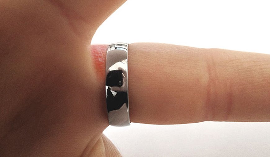 Read more about the article WHAT TO DO WHEN YOUR WEDDING RING IS                           IRRITATING YOUR SKIN