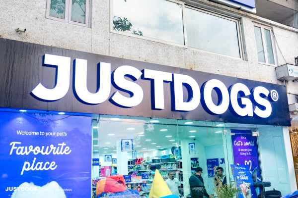 JUSTDOGS INSTORE PET EVENT