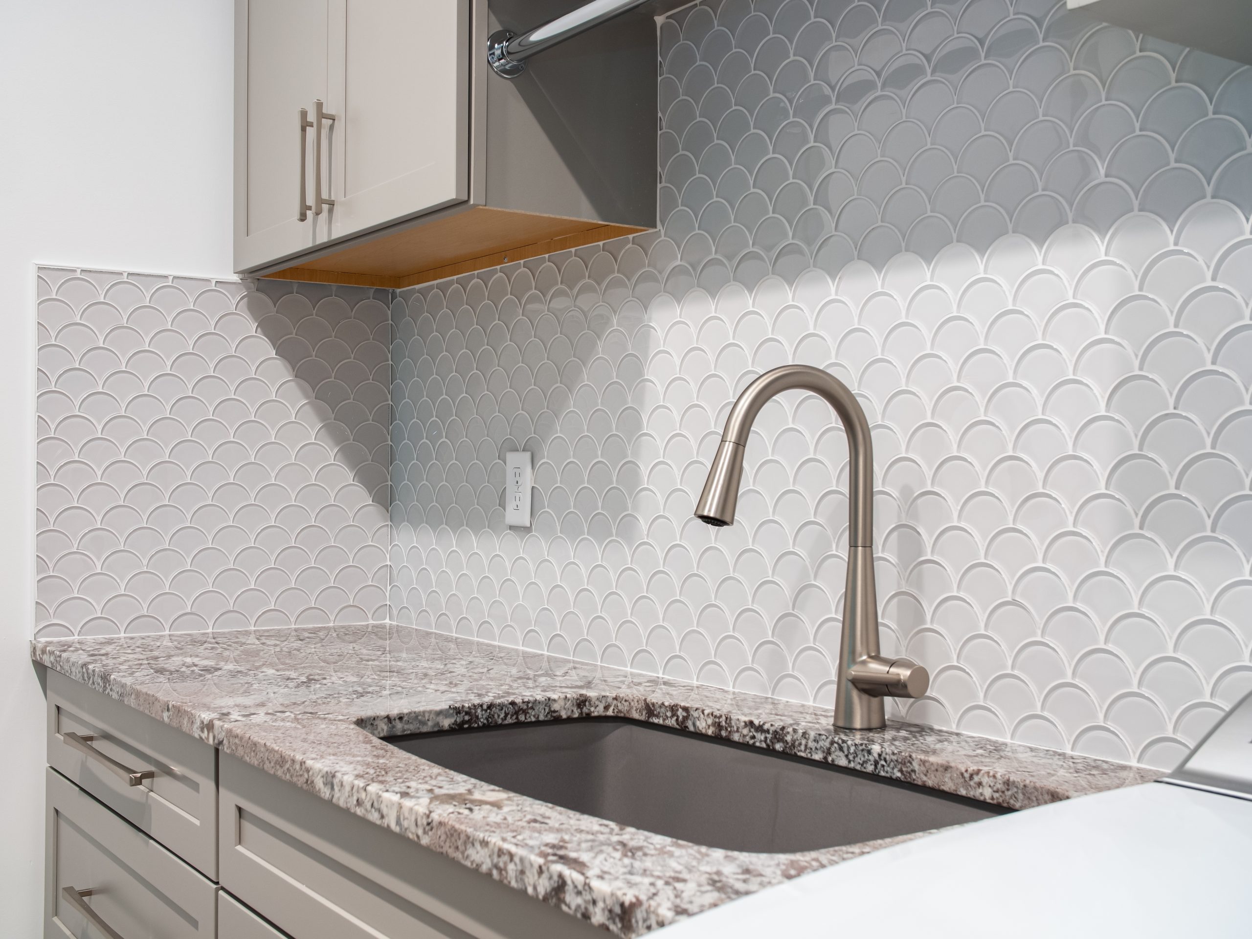 custom stone installations Dubai. 