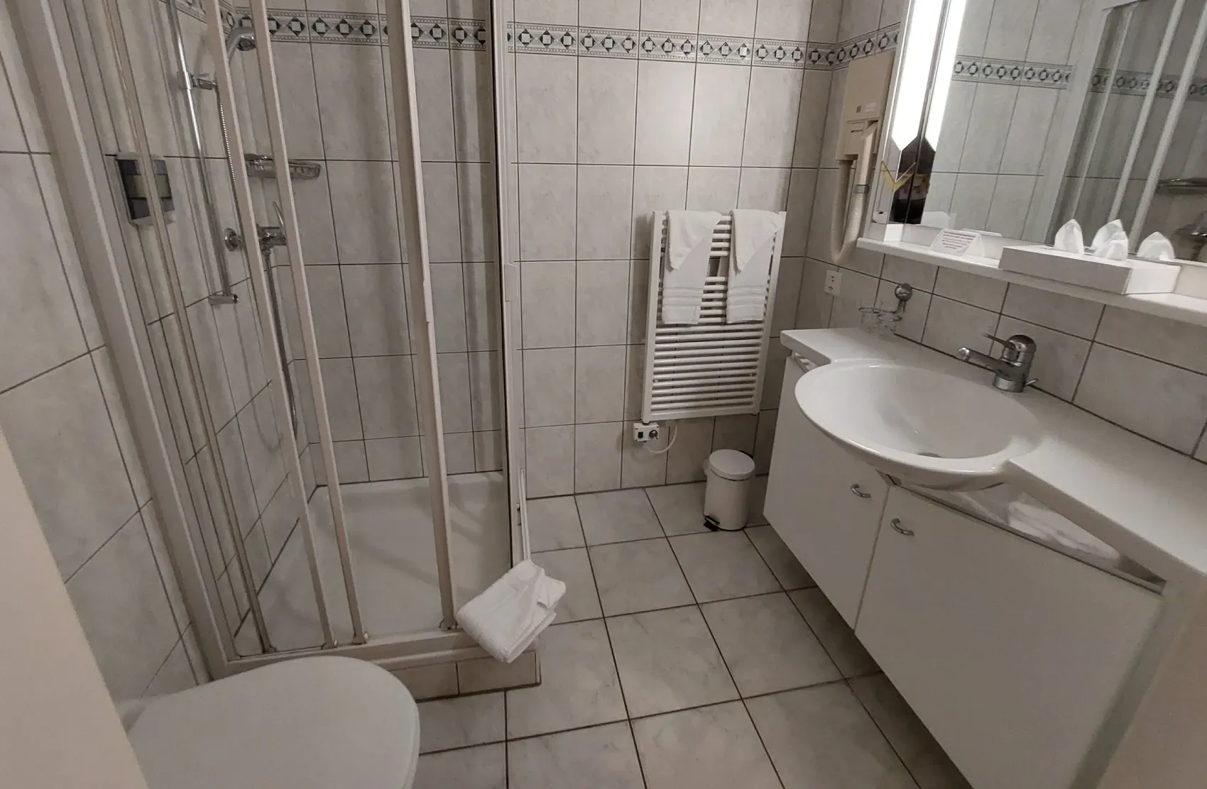 Toiletten mit Dusche