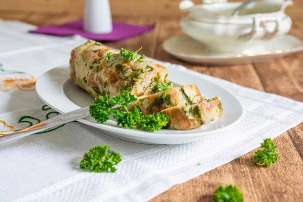 Serviettenknödel Rezept: Der Klassiker einfach selbst gemacht