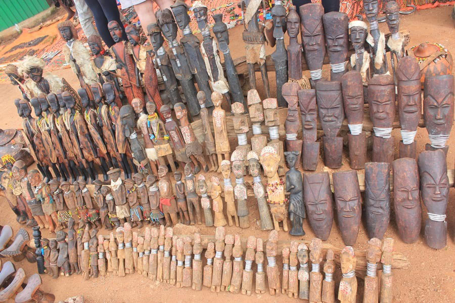 20_HANDCRAFTS-IN-MARKET