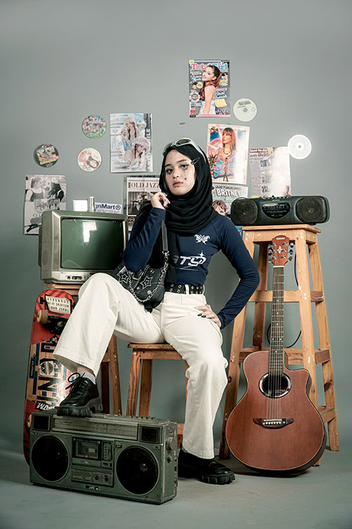 Foto YearBook SMA Tema Y2K