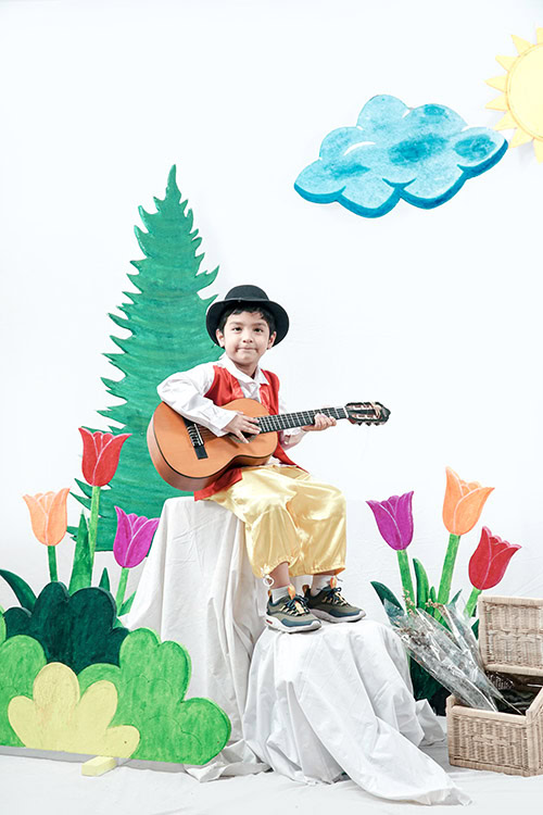 Foto YearBook TK Tema Arabic Artist