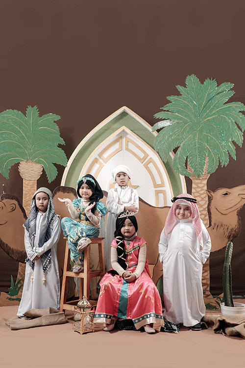 Foto YearBook Tema Arabic Kids