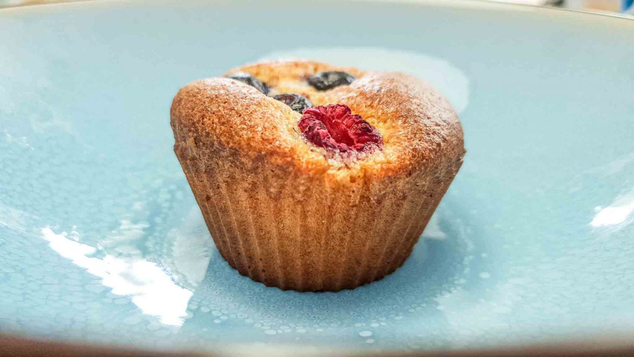 Amandelmeel Cupcakes met Rood Fruit