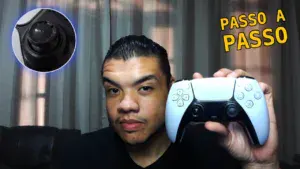 Como trocar a capa do analógico do controle de PS5, o DualSense; vídeo