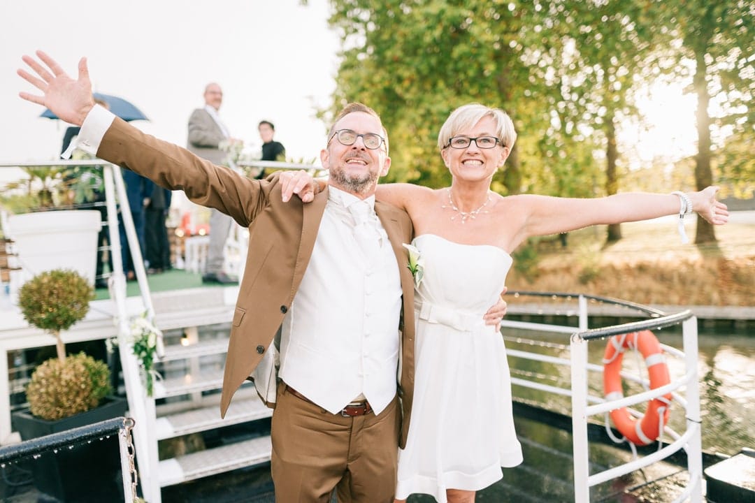 photographe mariage couple heureux peniche eldorado