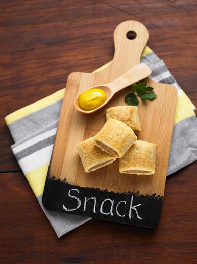 PATTIES COCKTAIL SAUSAGE ROLLS 450GM Pack Size: 6