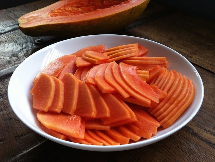 Papaya serving