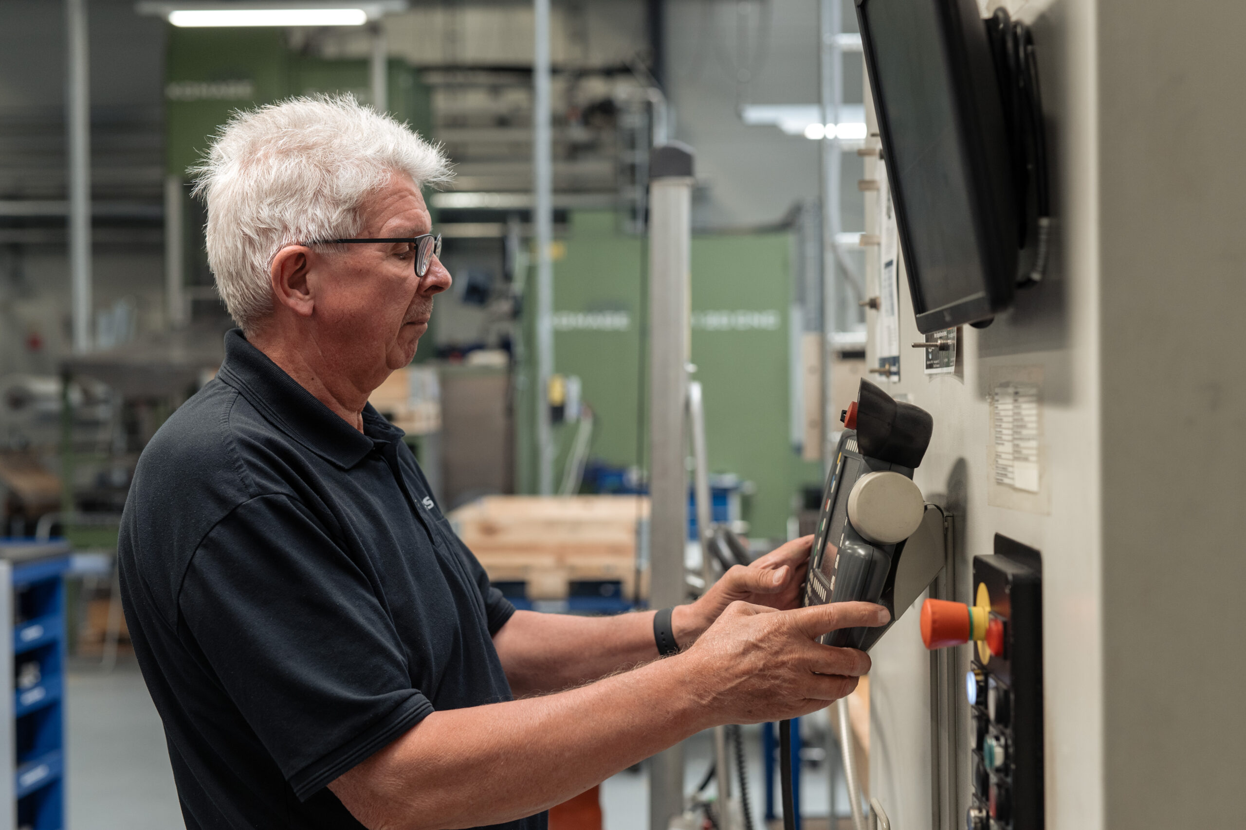 Sintex employee in production