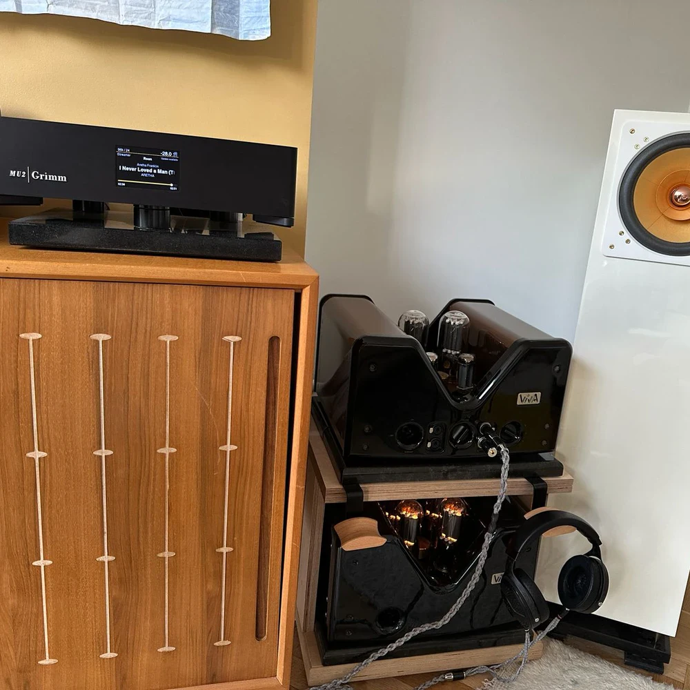 Grimm Audio MU2 avec des amplificateurs Viva et des enceintes Cube Audio