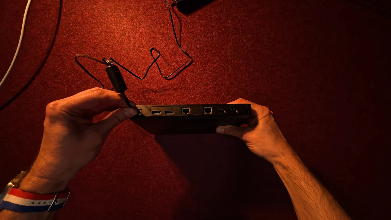 Connexion de l'alimentation du serveur QNAP TBS-464