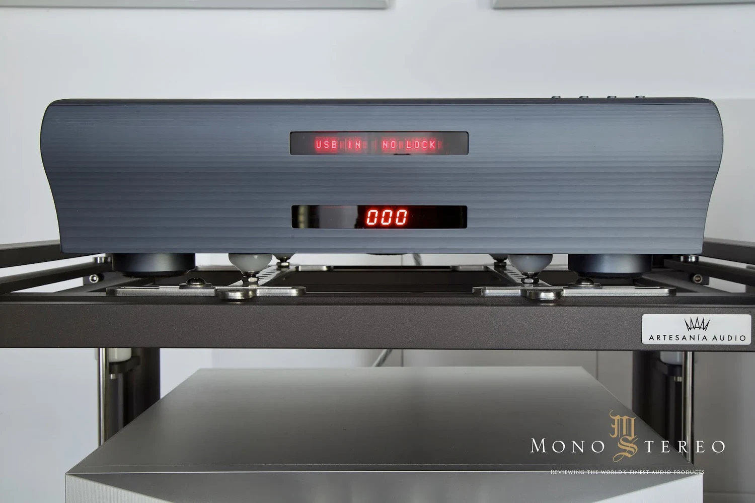 Mono & Stereo – Playback Designs MPD-8 (9)