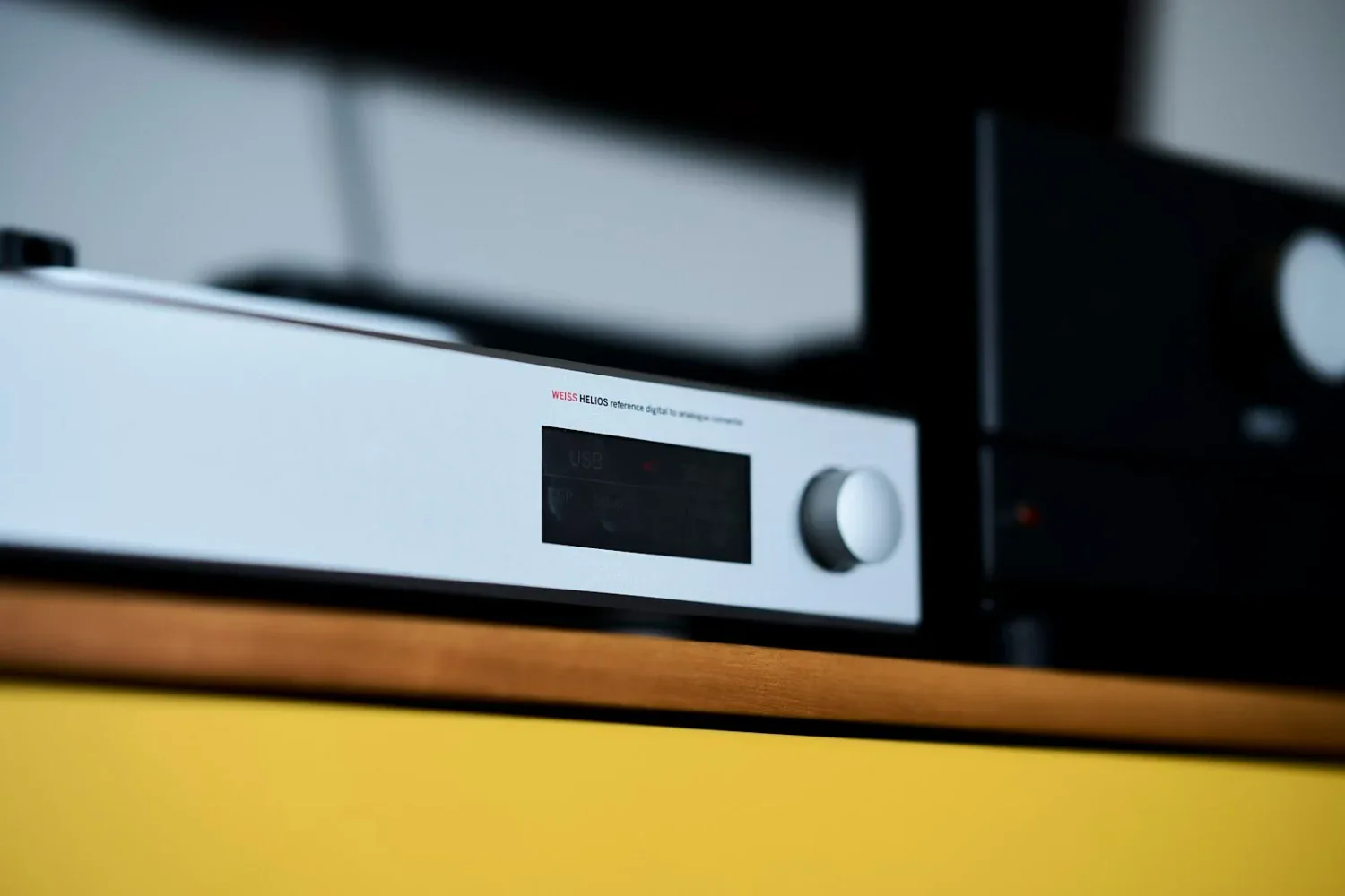 2024-02-04 Hi-Fi+ Weiss Helios — 01