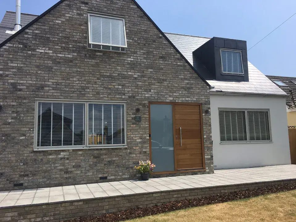 flush sash windows in a cottage