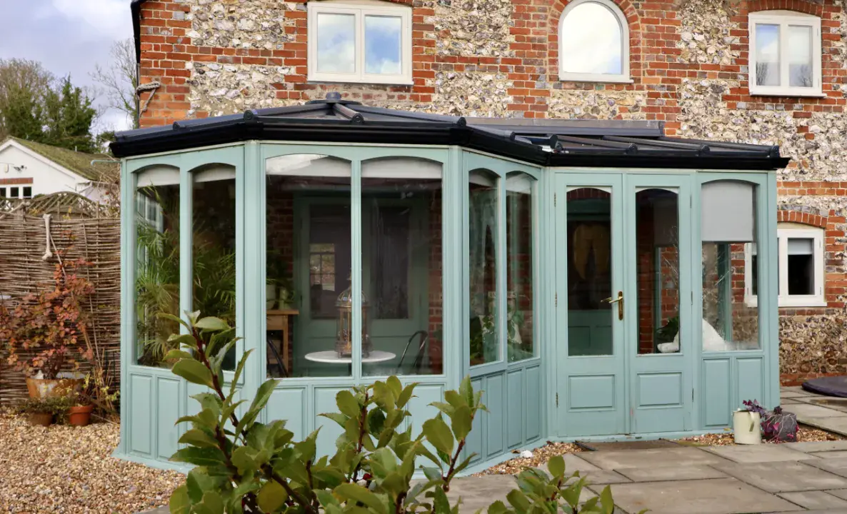 green p shape conservatory