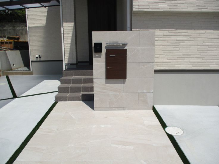 玄関アプローチ