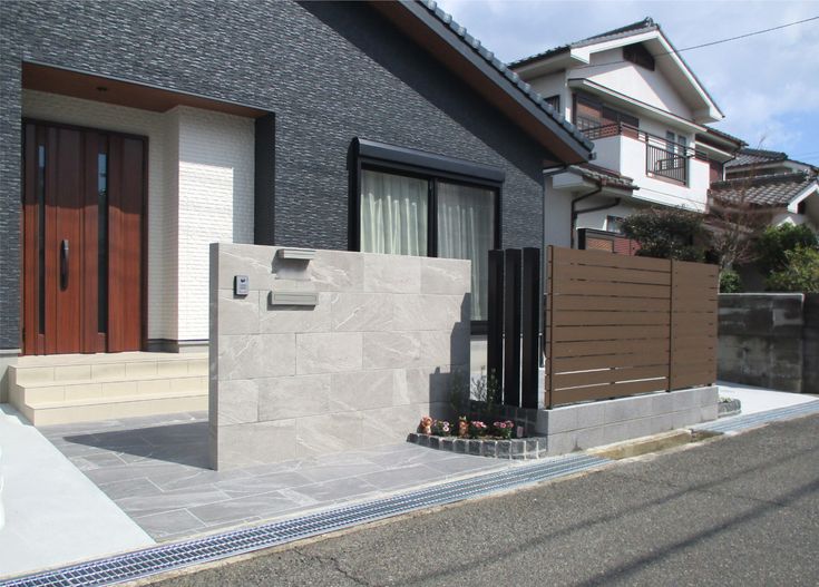 玄関アプローチ