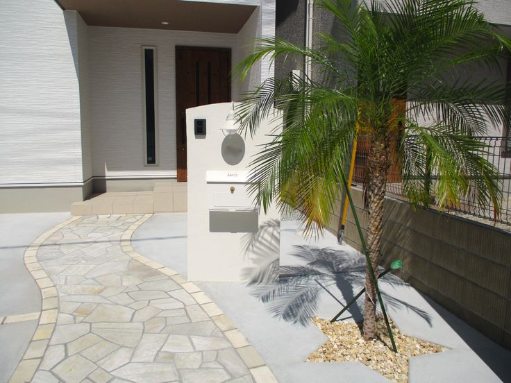 玄関アプローチ